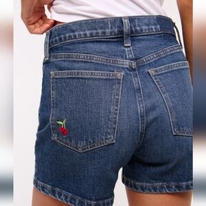 Abercrombie & Fitch 4" Mom Short, High Rise Size 27/4 With Cherry Embroidery